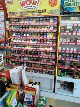 Central Java Indonesia 19 June 2026: Convenience store interior featuring cigare Stock-Fotos