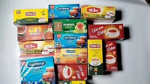 Central Java Indonesia 19 may 2026: A collection of assorted tea bag boxes  Video stock 335191885