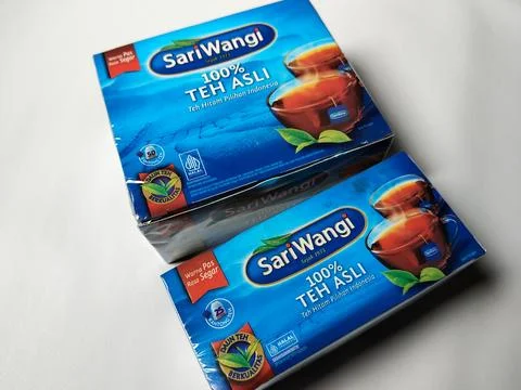 Central Java Indonesia 19 may 2026: Selected black tea by Sari Wangi in tea bag  Foto stock