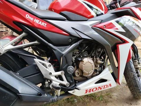 Central Java Indonesia 20 March 2026: Honda CBR superbike in outdoor setting Stock-Fotos