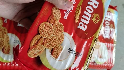 Central Java Indonesia 21 May 2026: Roma Coconut Biscuits are crispy and delicio 스톡 동영상 336163987