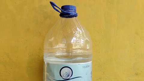 Central Java Indonesia 22 June 2026: Officially labeled 5-liter Zamzam water  Video stock 337502366