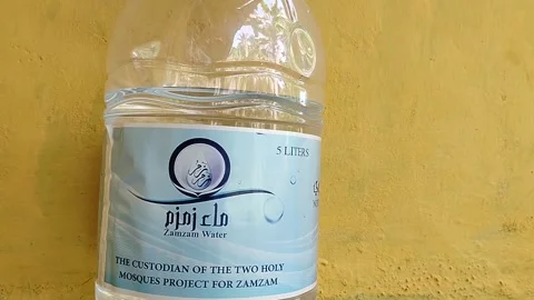 Central Java Indonesia 22 June 2026: Officially labeled 5-liter Zamzam water  Video stock 337502376