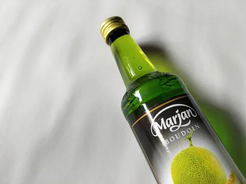 Central Java Indonesia 23 March 2026: Sweet melon flavored syrup from Marjan Foto stock