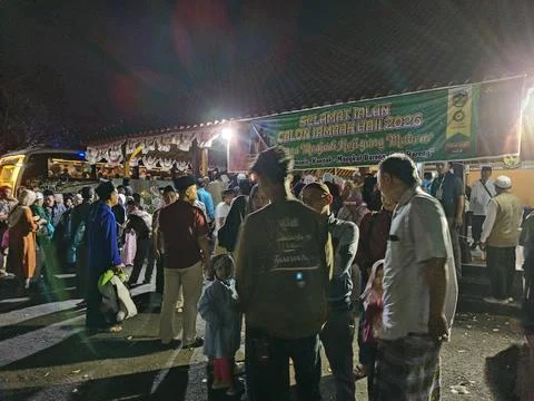 Central Java Indonesia 27 June 2026: Indonesian Hajj pilgrims reunite Stock Photos