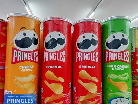 Central Java Indonesia 27 October 2023: Pringles snack displays neatly arranged  Фото