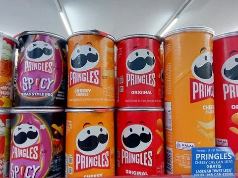 Central Java Indonesia 27 October 2023: Pringles snack displays neatly arranged  Фото