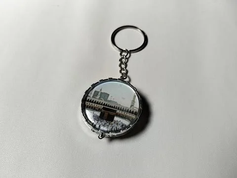 Central Java Indonesia 28 June 2026: Hajj and Umrah souvenir keychain. Stock-Fotos