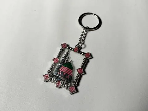Central Java Indonesia 28 June 2026: Hajj and Umrah souvenir keychain. Stock-Fotos