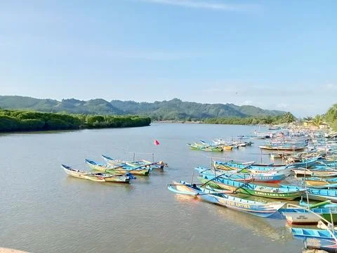 Central Java Indonesia, 28 may 2023: Ships mooring in the harbor, photo from abo Fotos de archivo