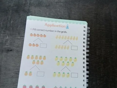 Central Java Indonesia 30 July 2024: practice copybook pages for preschools Stockfoto's