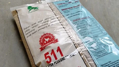Central Java Indonesia 30 May 2026: Charoen Pokphand chick feed displayed  스톡 동영상 336163985