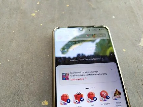 Central Java Indonesia 4 July 2026: Close-up of a smartphone displaying a mobile Stock Photos