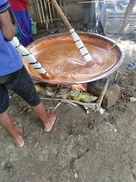 Central Java Indonesia 4 June 2026: Villagers work together to make traditional Foto stock