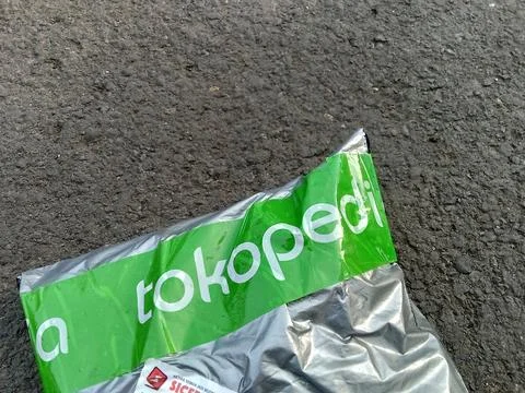 Central Java Indonesia 5 October 2024: Tokopedia online package. Photos