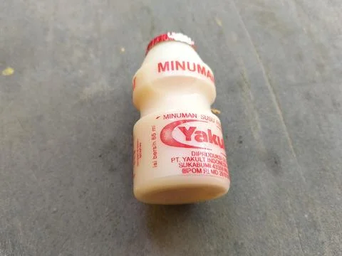 Central Java Indonesia 6 July 2026: Close-up of a Yakult fermented milk beverage 库存照片
