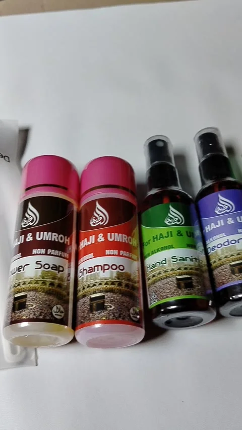 Central Java Indonesia 6 May 2026: Hajj and Umrah bathing kit with non-alcohol a Vídeos de archivo 334326040