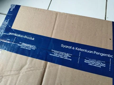 Central Java Indonesia 7 September 2026: Close-up of a cardboard shipping box  Stock-Fotos