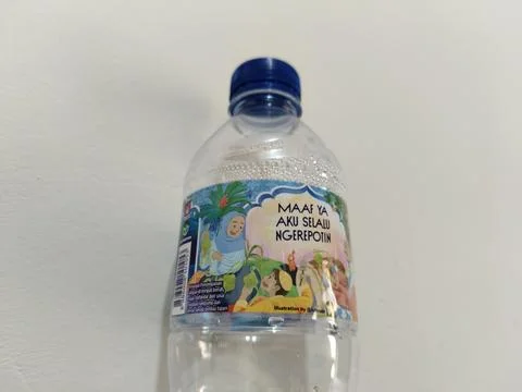 Central Java Indonesia 8 July 2026: Editorial image featuring an AQUA water Foto stock