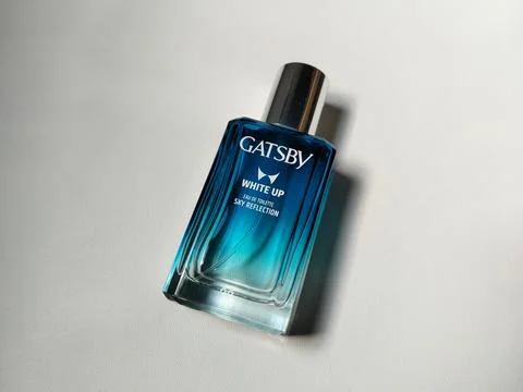 Central Java Indonesia 8 June 2026: close-up Gatsby White Up fragrance bottle un Stock-Fotos