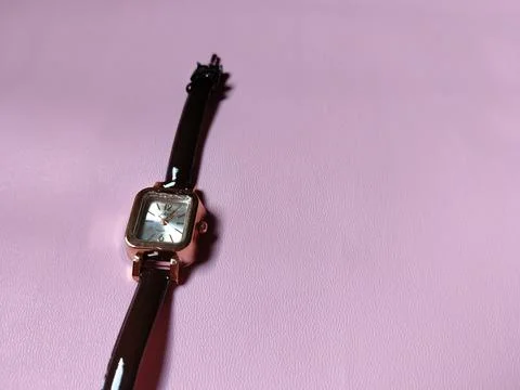 Central Java Indonesia 8 June 2026: This fashionable women's watch showcases  库存照片