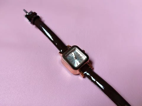 Central Java Indonesia 8 June 2026: This fashionable women's watch showcases a s Stock-Fotos