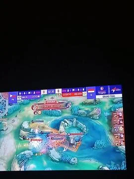 Central Java Indonesia April 13, 2025: Watching live streaming on TV, e-sports  스톡 사진