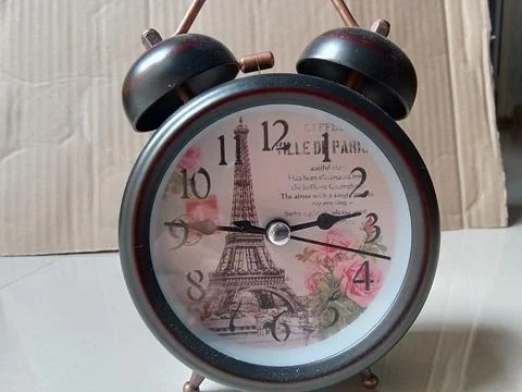 Central Java Indonesia April 20, 2025: Alarm clock with a nice design. Stockfoto's