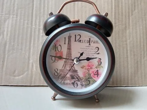 Central Java Indonesia April 20, 2025: Alarm clock with a nice design. Stockfoto's