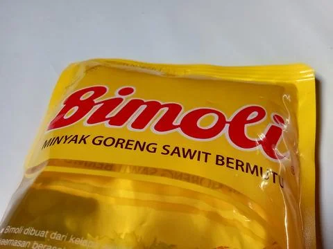 Central Java Indonesia April 4, 2025: Bimoli cooking oil Foto stock