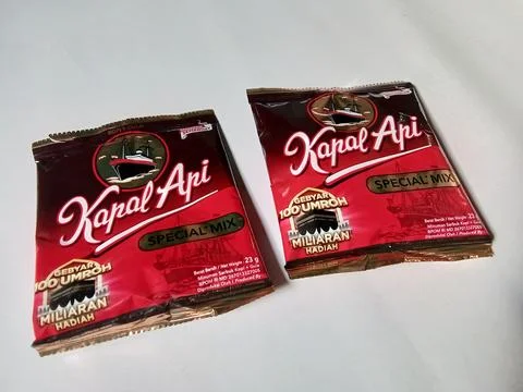Central Java Indonesia April 4, 2025: Kapal Api coffee sachet. Stock-Fotos