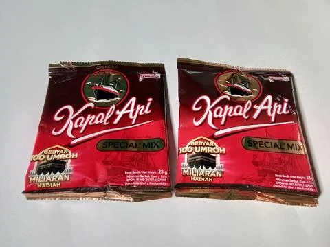 Central Java Indonesia April 4, 2025: Kapal Api coffee sachet. Stock-Fotos
