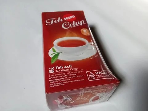 Central Java Indonesia April 4, 2025: Sosro tea bags Stockfoto's