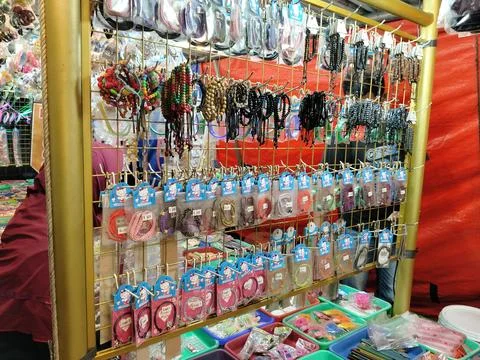 CENTRAL JAVA, INDONESIA - AUG 2, 2026: Close up view of various colorful beaded  Stock-Fotos