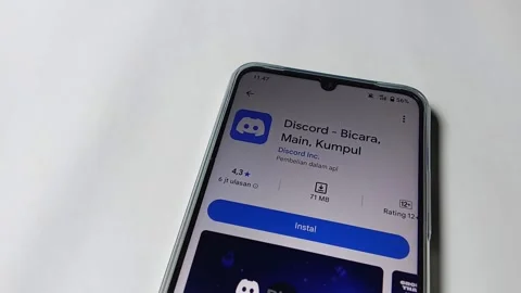 Central Java Indonesia August 14, 2025: Discord app, on google play. Stock Footage 314827356