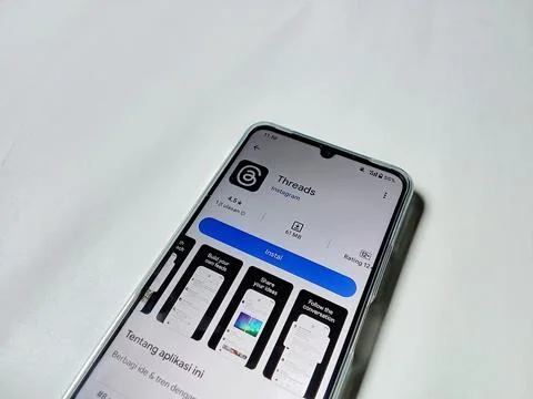 Central Java Indonesia August 14, 2025 Threads  social media app on google play. Фото