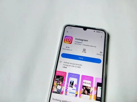 Central Java Indonesia August 14, 2025: Instagram social media on google play. 库存照片