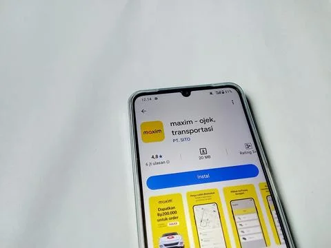 Central Java Indonesia August 14, 2025: Maxim app on google play. Stock Photos