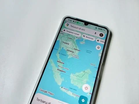 Central Java Indonesia August 14, 2025: Google Maps application. Stockfoto's