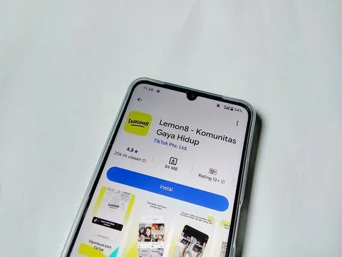 Central Java Indonesia August 14, 2025: Lemon8 app on google play. Stock Photos