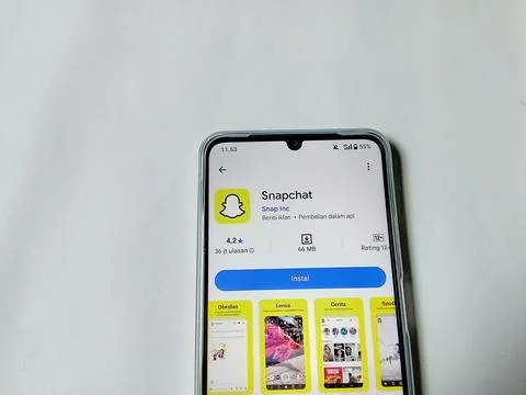 Central Java Indonesia August 14, 2025 Snapchat social media app on google play. Фото