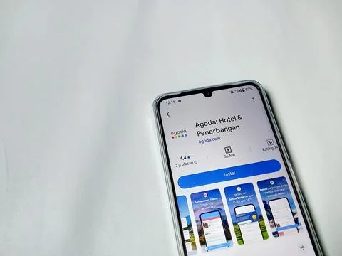 Central Java Indonesia August 14, 2025: Agoda  app on google play. 库存照片