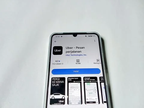 Central Java Indonesia August 14, 2025:Uber app on google play. Stockfoto's