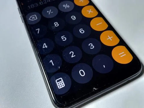 Central Java Indonesia August 14, 2025: calculator application on smartphone. Foto stock