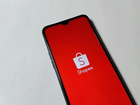 Central Java Indonesia August 14, 2025: Shopee application touch screen display, Stockfoto's