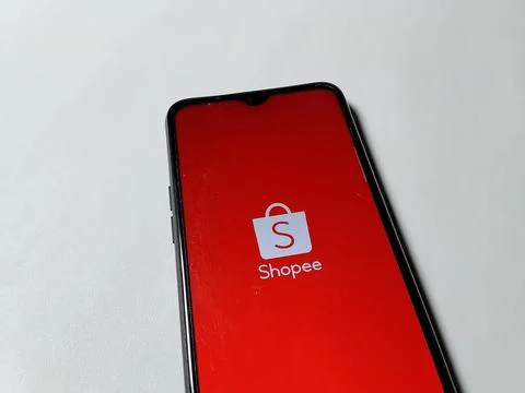 Central Java Indonesia August 14, 2025: Shopee application touch screen display, Foto stock