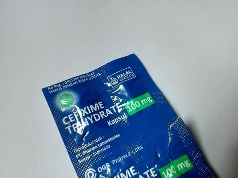 Central Java, Indonesia December 12 2024: Cefixime Trihydrate medicine. Foto stock