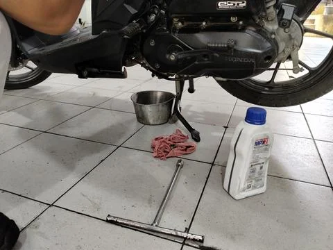 Central Java, Indonesia, February 13, 2026: The process of changing the engine  Фото