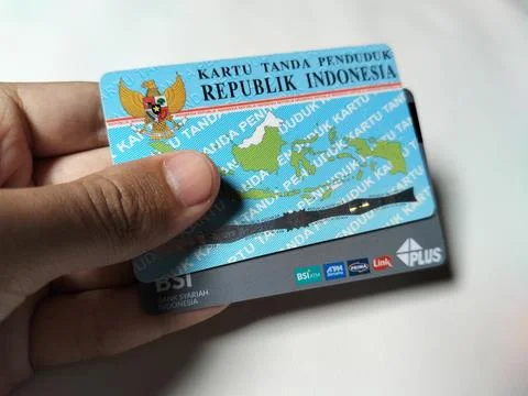 Central Java Indonesia February 15, 2026: A person holding an ID card and a BSI  Stock-Fotos