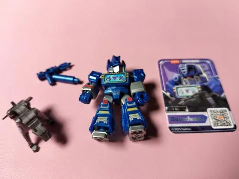 Central Java Indonesia February 15, 2026: Transformers Soundwave blokees toys. Foto stock